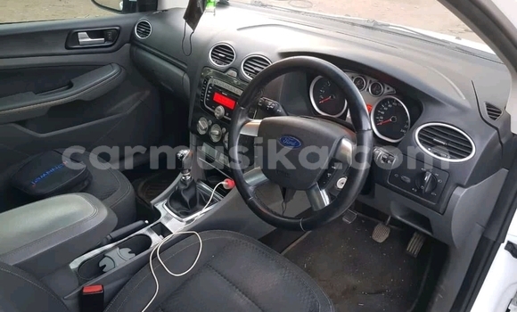 Acheter Occasion Voiture Ford Focus RS Blanc à Harare, Harare Acheter Occasion Voiture Ford Focus RS Blanc à Harare, Harare