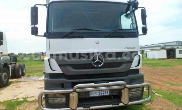 Tenga Tsaru Mercedes‒Benz Tipper Chena Rori in Beitbridge in Matabeleland South Tenga Tsaru Mercedes‒Benz Tipper Chena Rori in Beitbridge in Matabeleland South