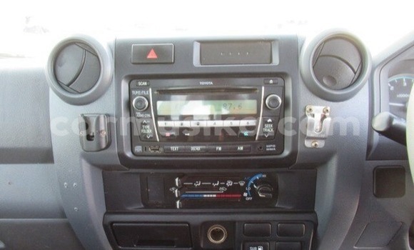 Buy Import Toyota Land Cruiser White Car in Harare in Harare Buy Import Toyota Land Cruiser White Car in Harare in Harare