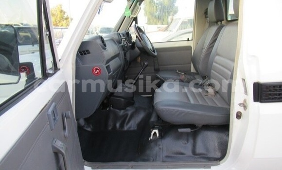 Buy Import Toyota Land Cruiser White Car in Harare in Harare Buy Import Toyota Land Cruiser White Car in Harare in Harare