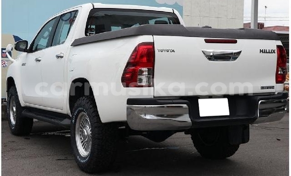 Acheter Occasion Voiture Toyota Hilux Blanc à Beitbridge, Matabeleland South Acheter Occasion Voiture Toyota Hilux Blanc à Beitbridge, Matabeleland South