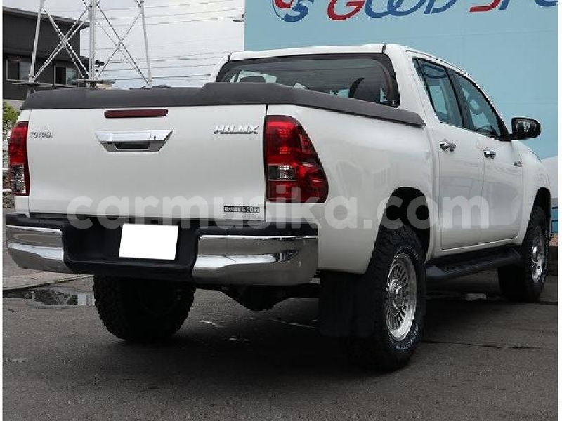 Big with watermark toyota hilux matabeleland south beitbridge 24735