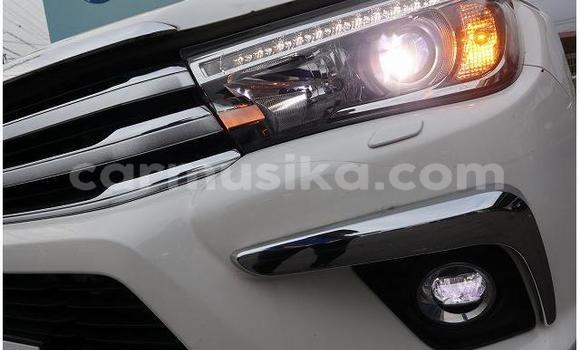 Acheter Occasion Voiture Toyota Hilux Blanc à Beitbridge, Matabeleland South Acheter Occasion Voiture Toyota Hilux Blanc à Beitbridge, Matabeleland South