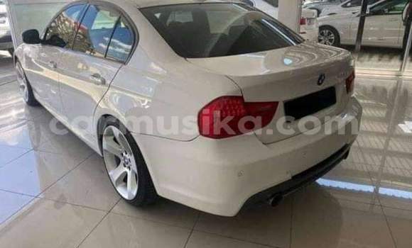 Tenga Tsaru BMW 3–Series Chena Mota in Beitbridge in Matabeleland South Tenga Tsaru BMW 3–Series Chena Mota in Beitbridge in Matabeleland South