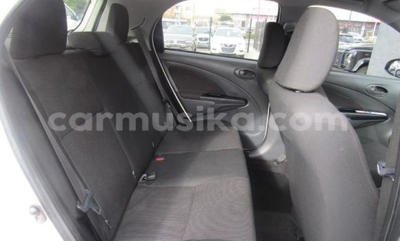 Acheter Occasion Voiture Toyota Etios Blanc à Beitbridge, Matabeleland South Acheter Occasion Voiture Toyota Etios Blanc à Beitbridge, Matabeleland South