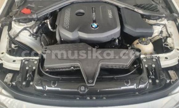 Acheter Occasion Voiture BMW 3–Series Blanc à Beitbridge, Matabeleland South Acheter Occasion Voiture BMW 3–Series Blanc à Beitbridge, Matabeleland South