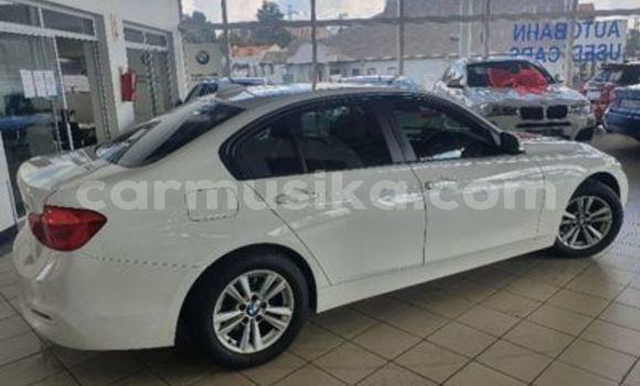 Acheter Occasion Voiture BMW 3–Series Blanc à Beitbridge, Matabeleland South Acheter Occasion Voiture BMW 3–Series Blanc à Beitbridge, Matabeleland South