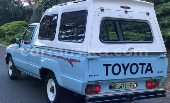 Acheter Occasion Voiture Toyota Hilux Bleu à Beitbridge, Matabeleland South Acheter Occasion Voiture Toyota Hilux Bleu à Beitbridge, Matabeleland South