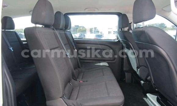 Buy Used Mercedes-Benz E200 White Car in Bulawayo in Bulawayo Buy Used Mercedes-Benz E200 White Car in Bulawayo in Bulawayo