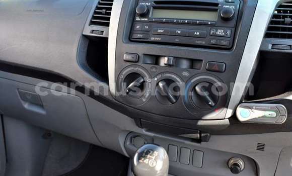 Buy Used Toyota Hilux Blue Car in Beitbridge in Matabeleland South Buy Used Toyota Hilux Blue Car in Beitbridge in Matabeleland South