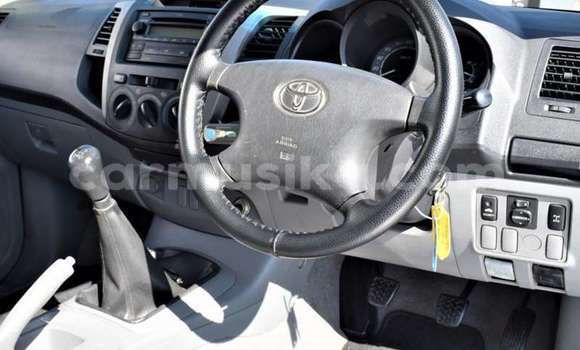 Buy Used Toyota Hilux Blue Car in Beitbridge in Matabeleland South Buy Used Toyota Hilux Blue Car in Beitbridge in Matabeleland South