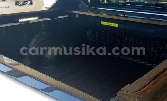 Buy Used Toyota Hilux Silver Car in Beitbridge in Matabeleland South Buy Used Toyota Hilux Silver Car in Beitbridge in Matabeleland South