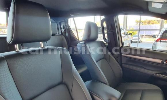 Buy Used Toyota Hilux Silver Car in Beitbridge in Matabeleland South Buy Used Toyota Hilux Silver Car in Beitbridge in Matabeleland South