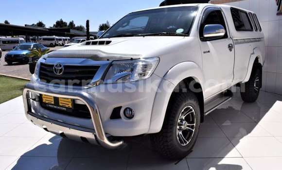 Acheter Occasion Voiture Toyota Hilux Blanc à Beitbridge, Matabeleland South Acheter Occasion Voiture Toyota Hilux Blanc à Beitbridge, Matabeleland South