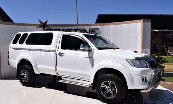 Acheter Occasion Voiture Toyota Hilux Blanc à Beitbridge, Matabeleland South Acheter Occasion Voiture Toyota Hilux Blanc à Beitbridge, Matabeleland South
