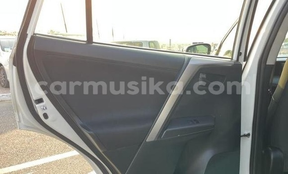 Tenga Tsaru Toyota RAV4 Chena Mota in Beitbridge in Matabeleland South Tenga Tsaru Toyota RAV4 Chena Mota in Beitbridge in Matabeleland South