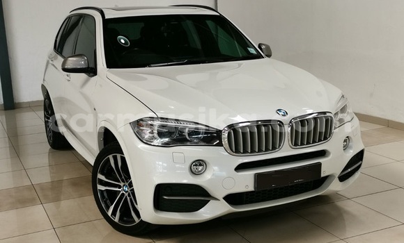 Acheter Occasion Voiture BMW X5 M Blanc à Beitbridge, Matabeleland South Acheter Occasion Voiture BMW X5 M Blanc à Beitbridge, Matabeleland South