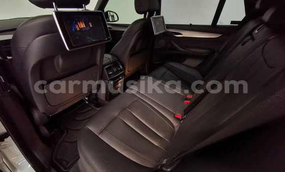 Acheter Occasion Voiture BMW X5 M Blanc à Beitbridge, Matabeleland South Acheter Occasion Voiture BMW X5 M Blanc à Beitbridge, Matabeleland South