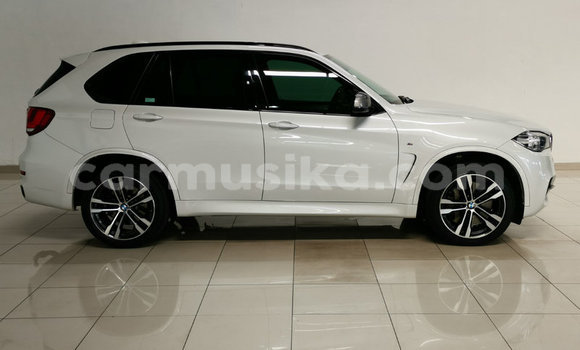 Acheter Occasion Voiture BMW X5 M Blanc à Beitbridge, Matabeleland South Acheter Occasion Voiture BMW X5 M Blanc à Beitbridge, Matabeleland South