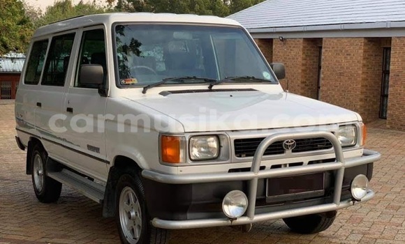 Tenga Tsaru Toyota Venza Chena Mota in Beitbridge in Matabeleland South Tenga Tsaru Toyota Venza Chena Mota in Beitbridge in Matabeleland South