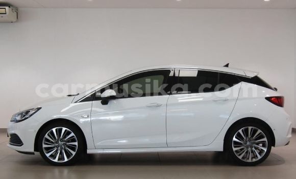 Acheter Occasion Voiture Opel Astra Blanc à Beitbridge, Matabeleland South Acheter Occasion Voiture Opel Astra Blanc à Beitbridge, Matabeleland South