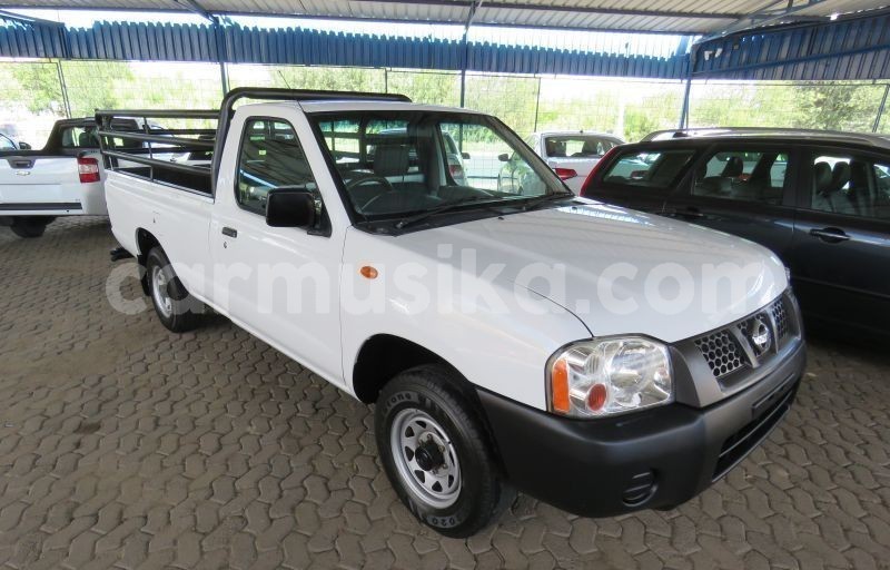 Big with watermark nissan np 300 matabeleland south beitbridge 24807