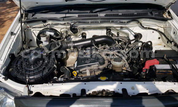 Tenga Tsaru Toyota Hilux Chena Mota in Beitbridge in Matabeleland South Tenga Tsaru Toyota Hilux Chena Mota in Beitbridge in Matabeleland South