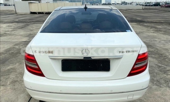 Acheter Occasion Voiture Mercedes‒Benz C–Class Blanc à Beitbridge, Matabeleland South Acheter Occasion Voiture Mercedes‒Benz C–Class Blanc à Beitbridge, Matabeleland South