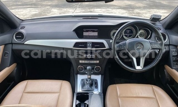 Acheter Occasion Voiture Mercedes‒Benz C–Class Blanc à Beitbridge, Matabeleland South Acheter Occasion Voiture Mercedes‒Benz C–Class Blanc à Beitbridge, Matabeleland South