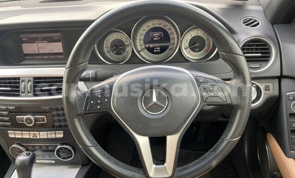 Acheter Occasion Voiture Mercedes‒Benz C–Class Blanc à Beitbridge, Matabeleland South Acheter Occasion Voiture Mercedes‒Benz C–Class Blanc à Beitbridge, Matabeleland South