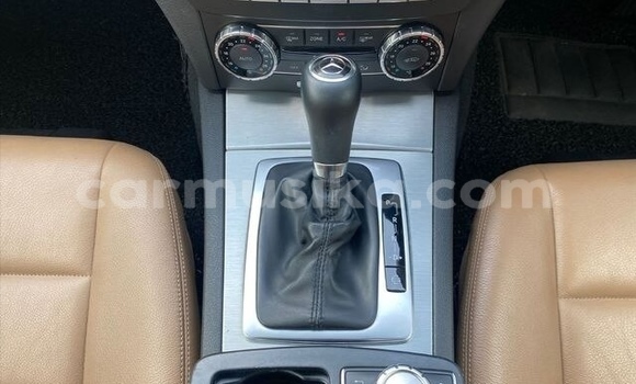 Acheter Occasion Voiture Mercedes‒Benz C–Class Blanc à Beitbridge, Matabeleland South Acheter Occasion Voiture Mercedes‒Benz C–Class Blanc à Beitbridge, Matabeleland South