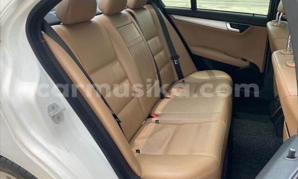Acheter Occasion Voiture Mercedes‒Benz C–Class Blanc à Beitbridge, Matabeleland South Acheter Occasion Voiture Mercedes‒Benz C–Class Blanc à Beitbridge, Matabeleland South