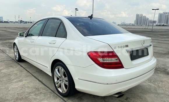 Acheter Occasion Voiture Mercedes‒Benz C–Class Blanc à Beitbridge, Matabeleland South Acheter Occasion Voiture Mercedes‒Benz C–Class Blanc à Beitbridge, Matabeleland South