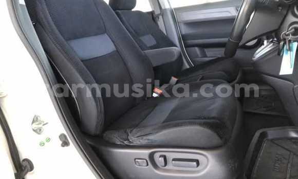 Nunua Ilio tumika Honda CR–V Nyeupe Gari ndani ya Beitbridge nchini Matabeleland Kusini Nunua Ilio tumika Honda CR–V Nyeupe Gari ndani ya Beitbridge nchini Matabeleland Kusini