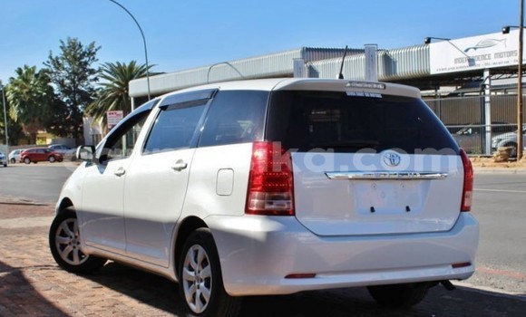 Buy Import Toyota Wish White Car in Beitbridge in Matabeleland South Buy Import Toyota Wish White Car in Beitbridge in Matabeleland South