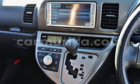 Buy Import Toyota Wish White Car in Beitbridge in Matabeleland South Buy Import Toyota Wish White Car in Beitbridge in Matabeleland South