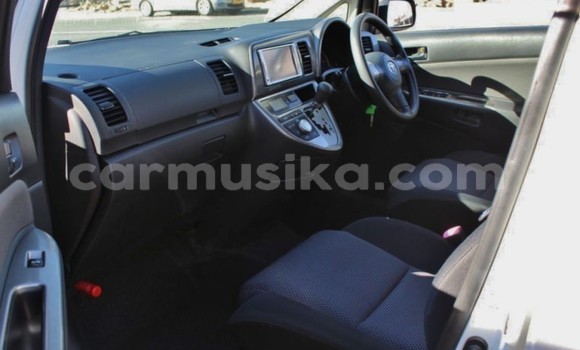 Buy Import Toyota Wish White Car in Beitbridge in Matabeleland South Buy Import Toyota Wish White Car in Beitbridge in Matabeleland South