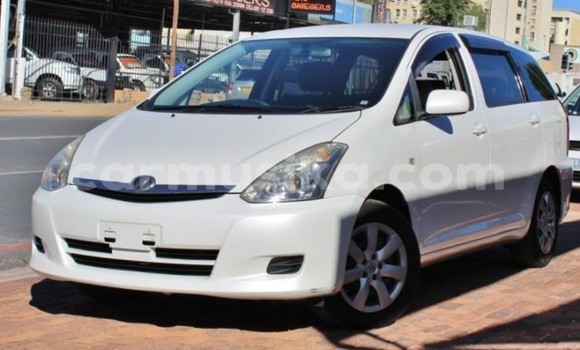 Buy Import Toyota Wish White Car in Beitbridge in Matabeleland South Buy Import Toyota Wish White Car in Beitbridge in Matabeleland South