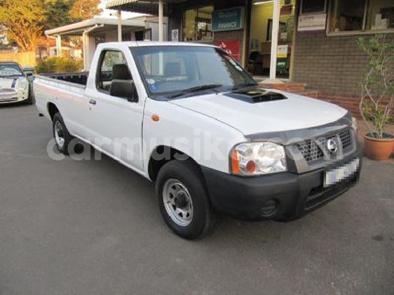 Big with watermark nissan np 300 matabeleland south beitbridge 24820