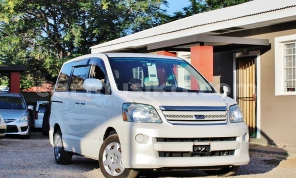 Buy Import Toyota Noah White Car in Beitbridge in Matabeleland South Buy Import Toyota Noah White Car in Beitbridge in Matabeleland South