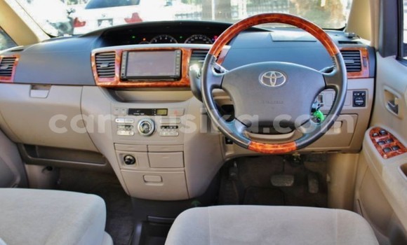 Buy Import Toyota Noah White Car in Beitbridge in Matabeleland South Buy Import Toyota Noah White Car in Beitbridge in Matabeleland South