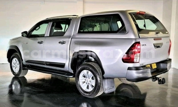 Buy Used Toyota Hilux Silver Car in Bulawayo in Bulawayo Buy Used Toyota Hilux Silver Car in Bulawayo in Bulawayo