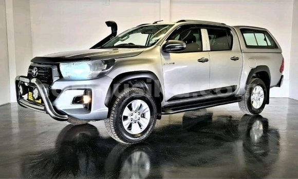 Buy Used Toyota Hilux Silver Car in Bulawayo in Bulawayo Buy Used Toyota Hilux Silver Car in Bulawayo in Bulawayo