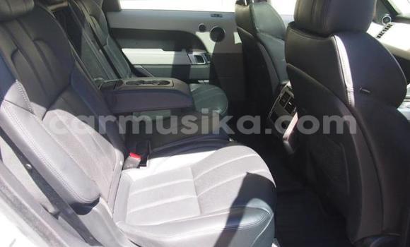 Buy Used Land Rover Range Rover White Car in Alexandra Park in Harare Buy Used Land Rover Range Rover White Car in Alexandra Park in Harare