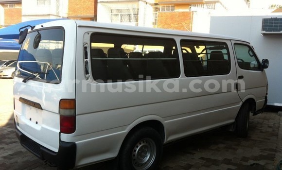 Buy Used Toyota Hiace White Car in Beitbridge in Matabeleland South Buy Used Toyota Hiace White Car in Beitbridge in Matabeleland South