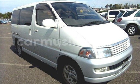 Buy Import Toyota Regius Other Car in Beitbridge in Matabeleland South Buy Import Toyota Regius Other Car in Beitbridge in Matabeleland South