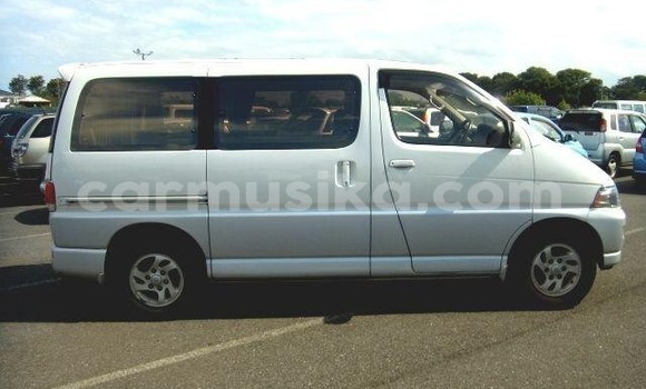 Buy Import Toyota Regius Other Car in Beitbridge in Matabeleland South Buy Import Toyota Regius Other Car in Beitbridge in Matabeleland South