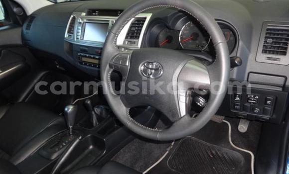 Buy Used Toyota Hilux Blue Car in Beitbridge in Matabeleland South Buy Used Toyota Hilux Blue Car in Beitbridge in Matabeleland South