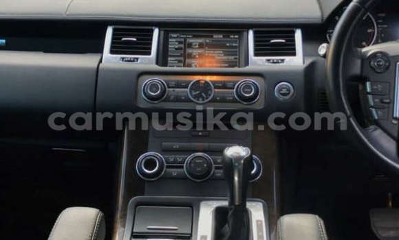 Buy New Land Rover Range Rover Silver Car in Alexandra Park in Harare Buy New Land Rover Range Rover Silver Car in Alexandra Park in Harare