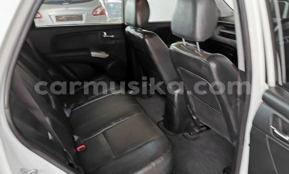 Nunua Ilio tumika Kia Sportage Nyeupe Gari ndani ya Beitbridge nchini Matabeleland Kusini Nunua Ilio tumika Kia Sportage Nyeupe Gari ndani ya Beitbridge nchini Matabeleland Kusini